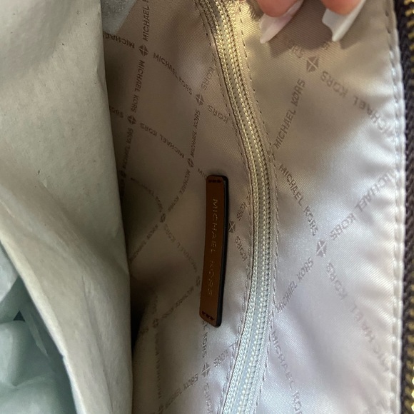 Michael Kors CINDY Large Dome Satchel in BROWN - Picture 6 of 8